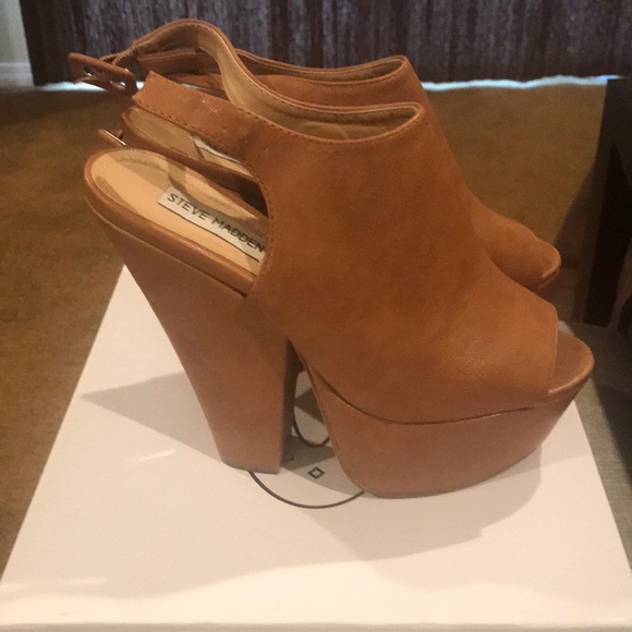 Shoes - Picture 2 of 3